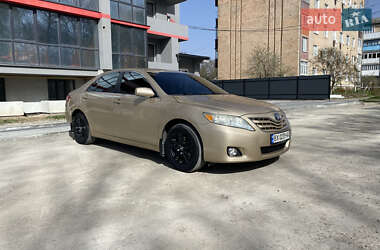 Седан Toyota Camry 2010 в 