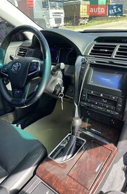 Седан Toyota Camry 2017 в 
