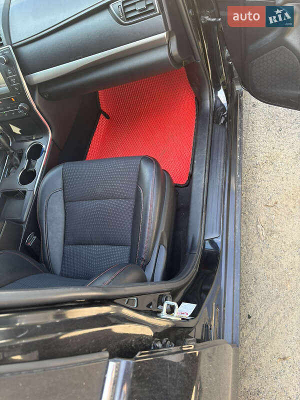 Седан Toyota Camry 2014 в Днепре