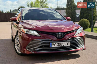 Седан Toyota Camry 2018 в Стрые