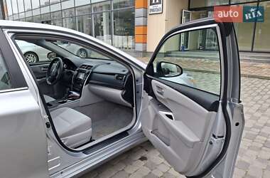 Седан Toyota Camry 2015 в 