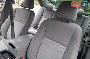 Седан Toyota Camry 2015 в 