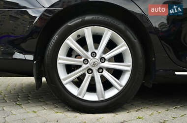 Седан Toyota Camry 2012 в 