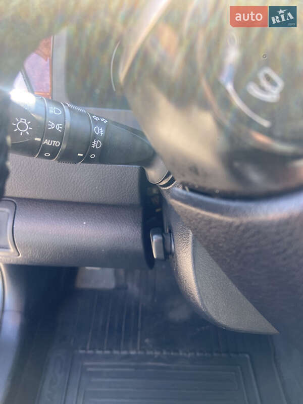 Седан Toyota Camry 2011 в Кривому Розі