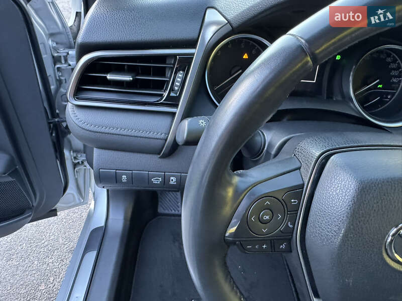 Седан Toyota Camry 2021 в Рівному