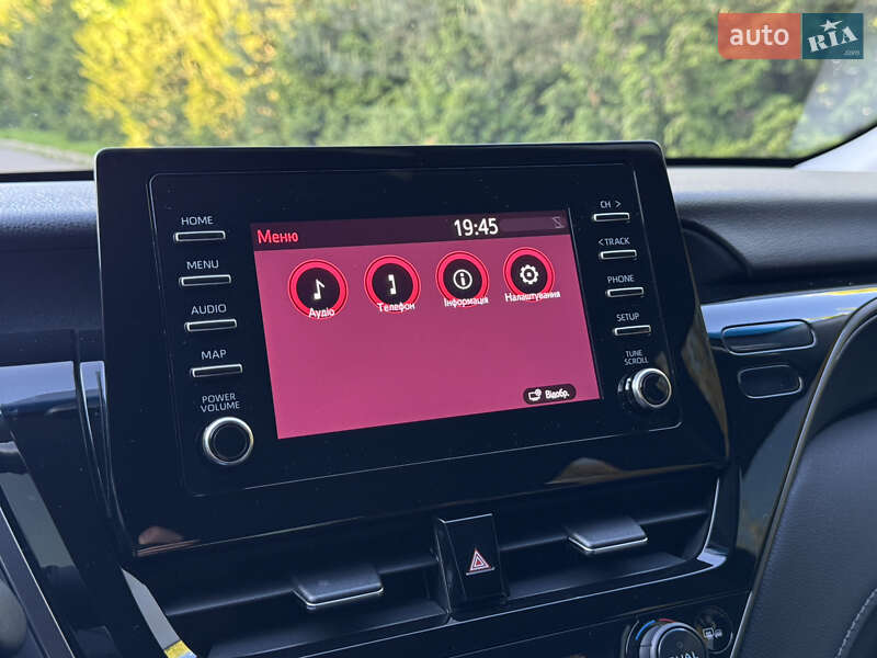 Седан Toyota Camry 2021 в Рівному