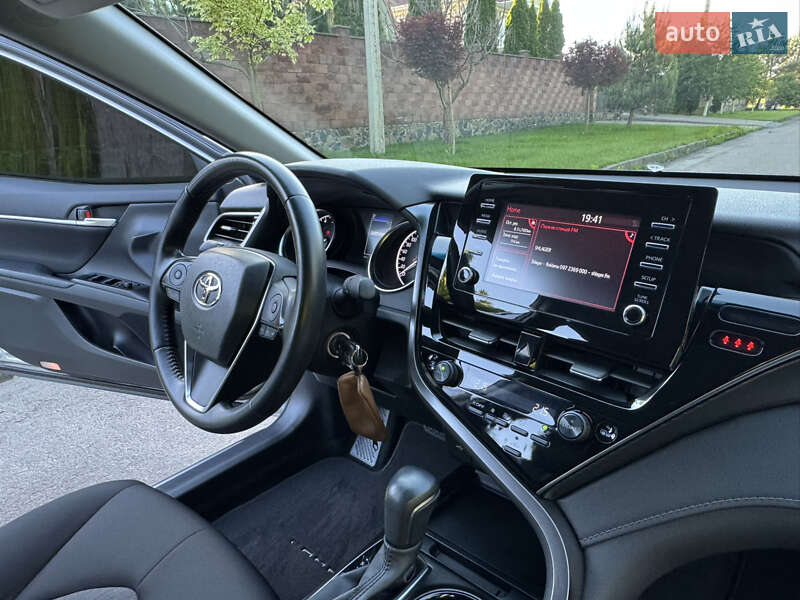 Седан Toyota Camry 2021 в Рівному