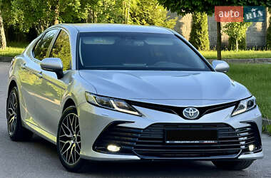 Седан Toyota Camry 2021 в Ровно
