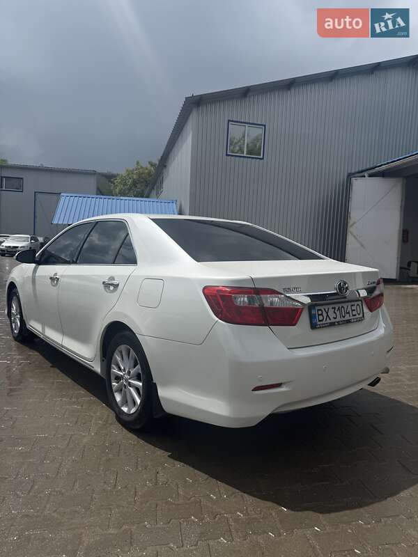 Седан Toyota Camry 2012 в Хмельницькому