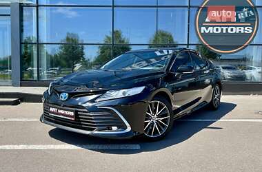 Седан Toyota Camry 2023 в Киеве