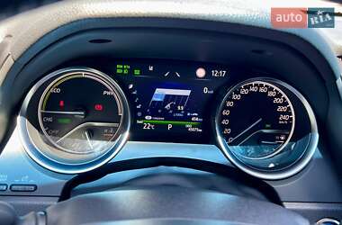 Седан Toyota Camry 2023 в 