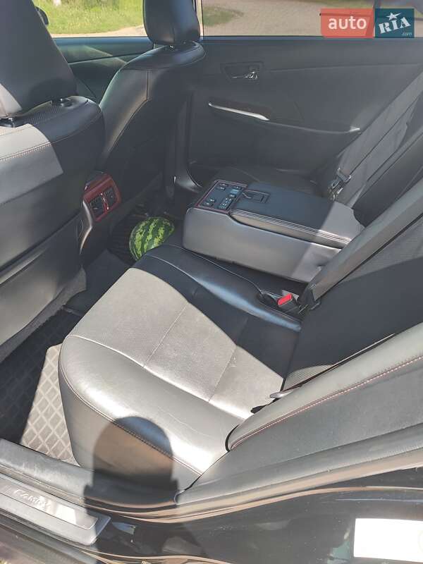 Седан Toyota Camry 2013 в Дніпрі