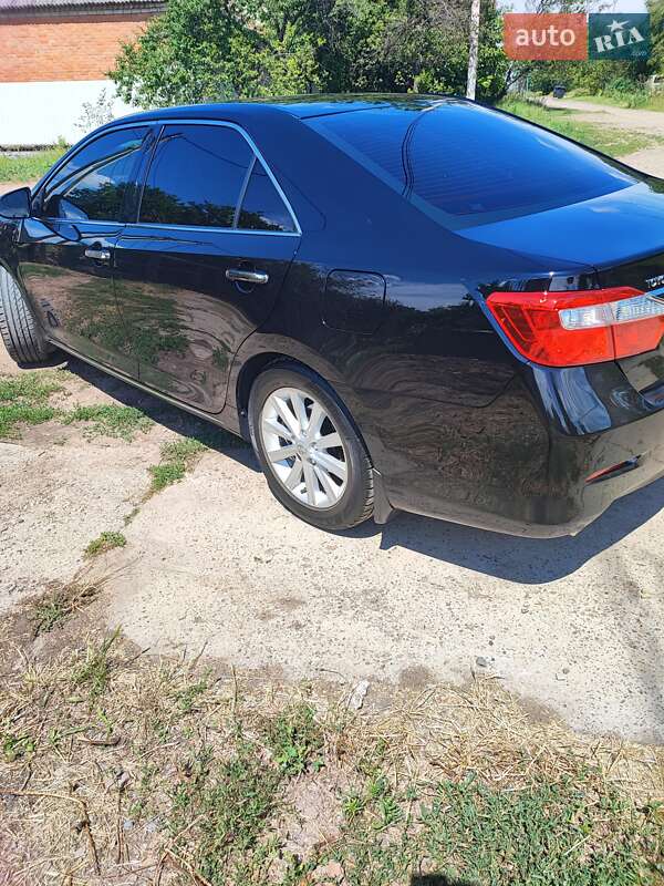 Седан Toyota Camry 2013 в Дніпрі