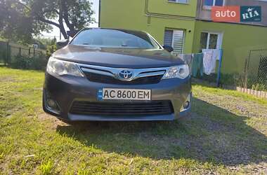 Седан Toyota Camry 2013 в Луцке