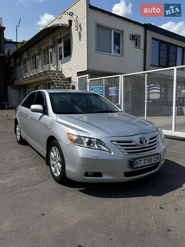 Седан Toyota Camry 2008 в Херсоне