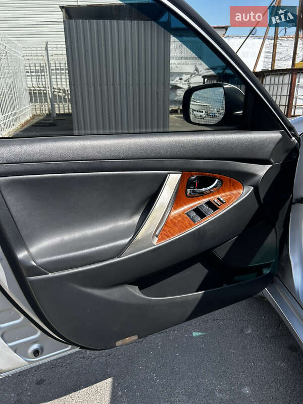 Седан Toyota Camry 2008 в Херсоне