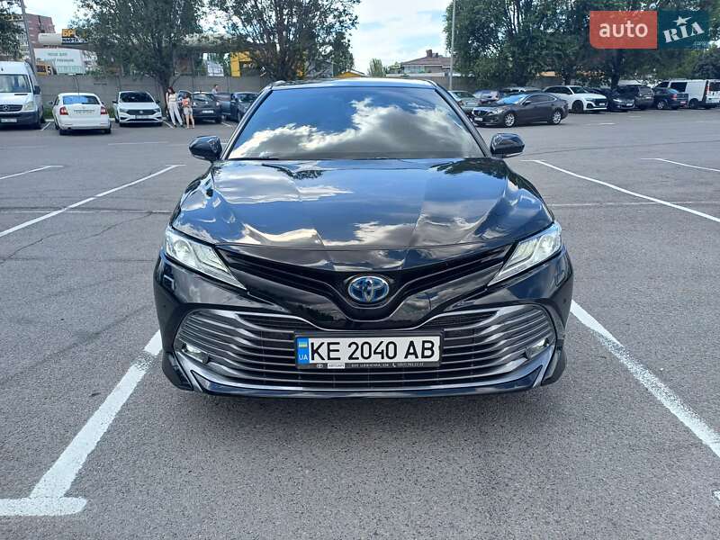 Седан Toyota Camry 2020 в Днепре