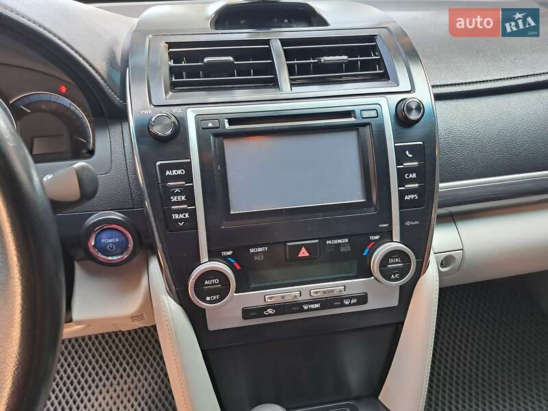 Седан Toyota Camry 2012 в Києві
