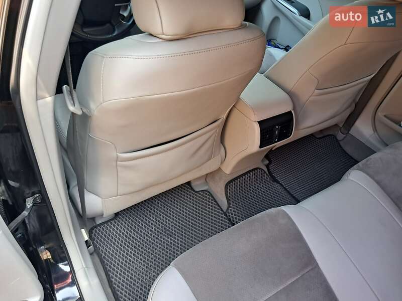 Седан Toyota Camry 2012 в Києві