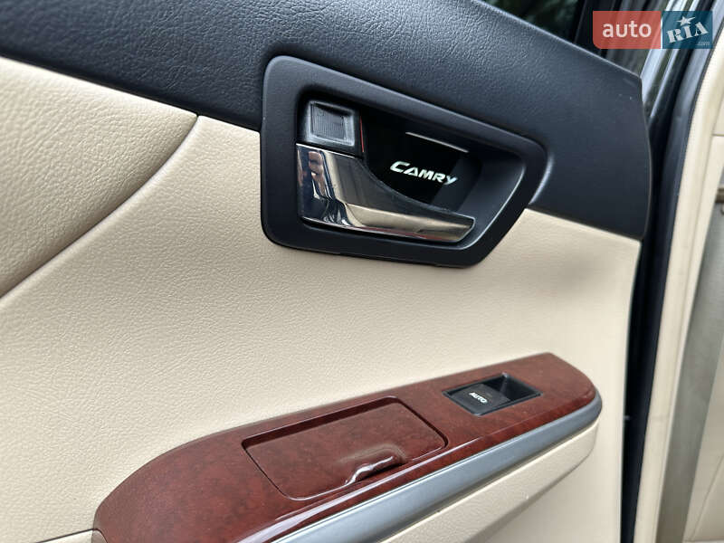 Седан Toyota Camry 2012 в Одессе