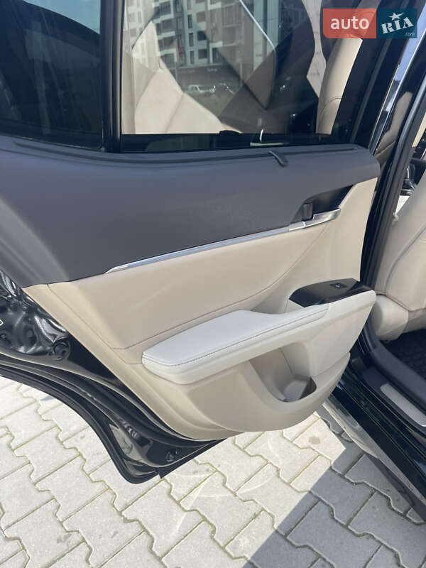 Седан Toyota Camry 2018 в Ивано-Франковске