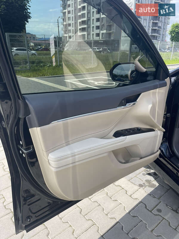 Седан Toyota Camry 2018 в Ивано-Франковске