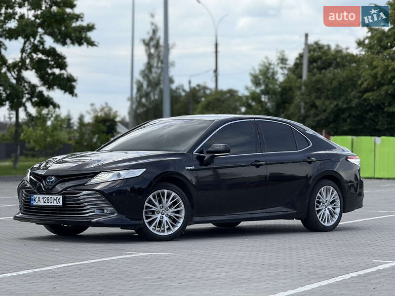 Седан Toyota Camry 2020 в Коломиї