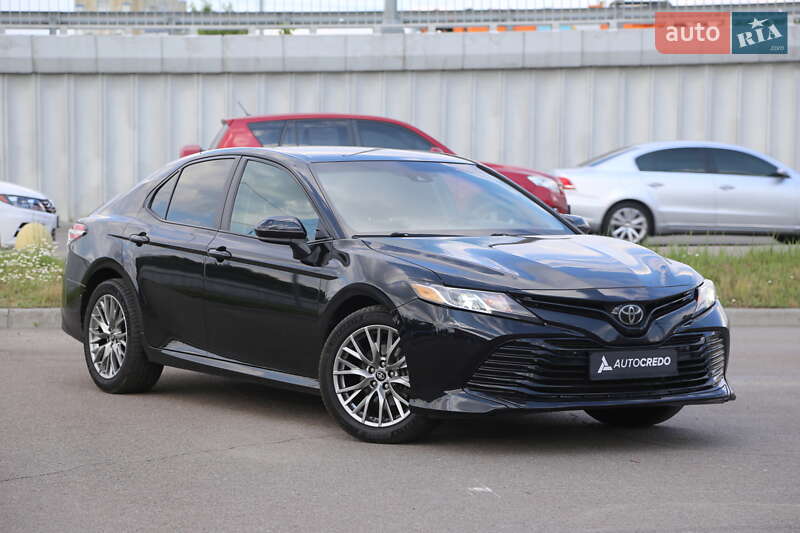 Toyota Camry 2019