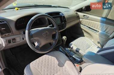 Седан Toyota Camry 2005 в 