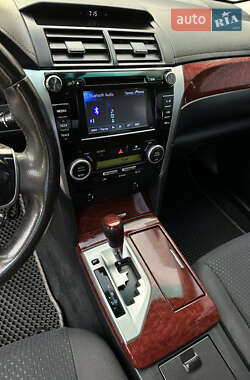 Седан Toyota Camry 2013 в 
