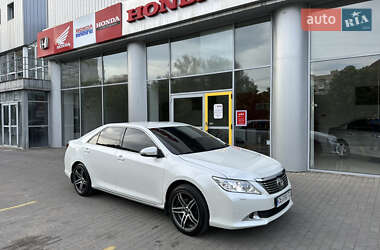 Седан Toyota Camry 2013 в 