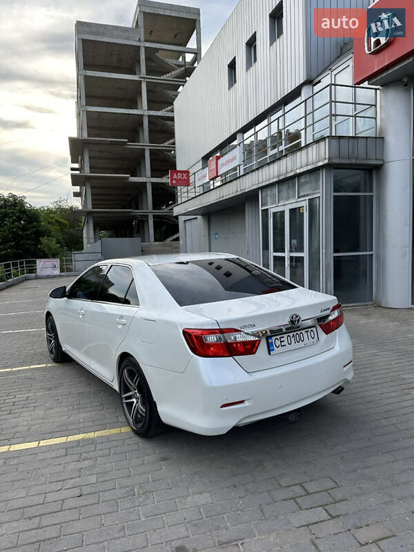 Седан Toyota Camry 2013 в Чернівцях