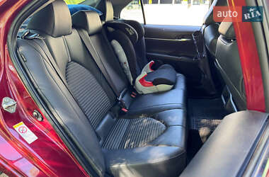 Седан Toyota Camry 2018 в 
