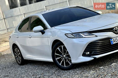Седан Toyota Camry 2017 в 