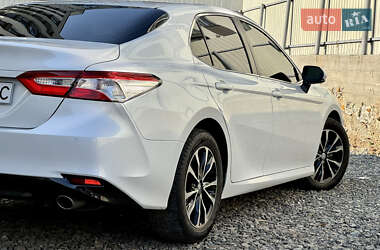 Седан Toyota Camry 2017 в 