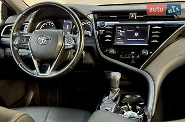 Седан Toyota Camry 2017 в 