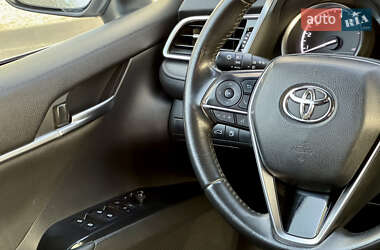 Седан Toyota Camry 2017 в 