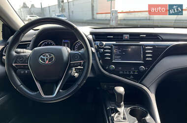 Седан Toyota Camry 2019 в 