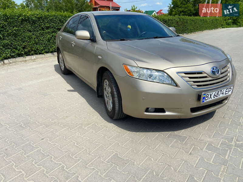 Седан Toyota Camry 2008 в Хмельницькому