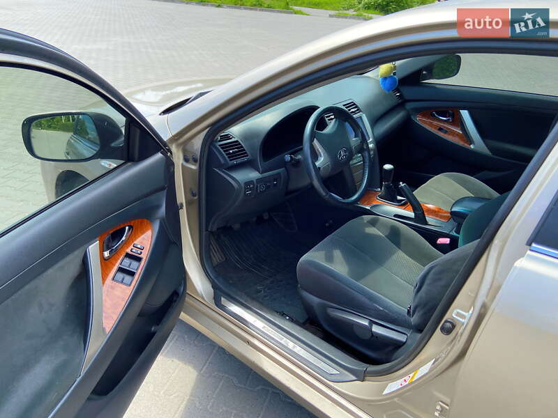 Седан Toyota Camry 2008 в Хмельницькому