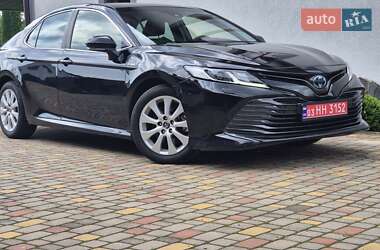Седан Toyota Camry 2019 в Стрые