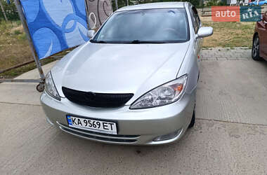 Седан Toyota Camry 2004 в 