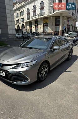 Седан Toyota Camry 2021 в 