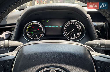 Седан Toyota Camry 2021 в 