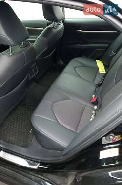 Седан Toyota Camry 2018 в 