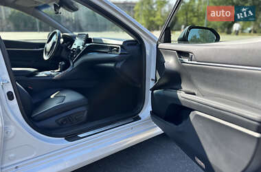 Седан Toyota Camry 2021 в 