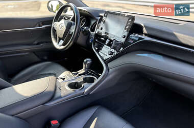 Седан Toyota Camry 2021 в 