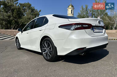 Седан Toyota Camry 2021 в 