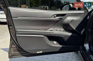 Седан Toyota Camry 2021 в 
