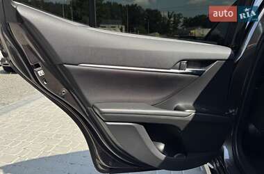 Седан Toyota Camry 2021 в 